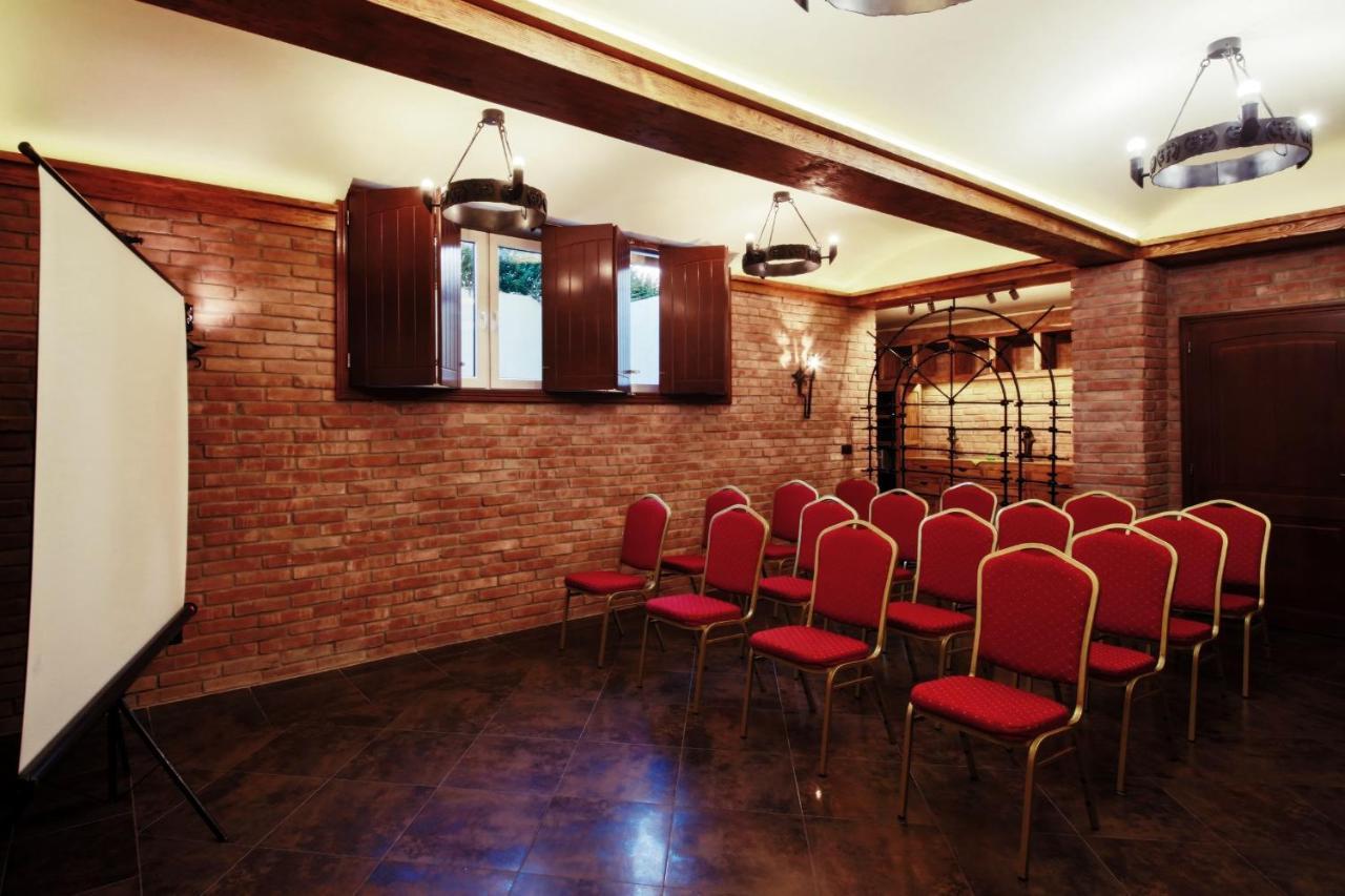 Hotel Kasztel Rzezawa Kültér fotó