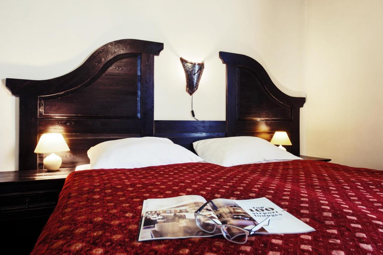 Hotel Kasztel Rzezawa Kültér fotó