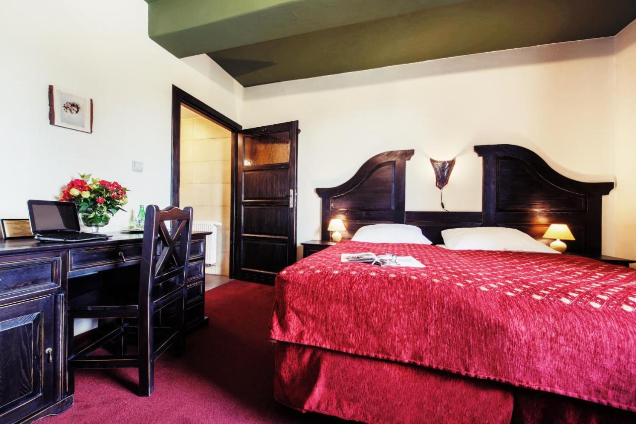 Hotel Kasztel Rzezawa Kültér fotó