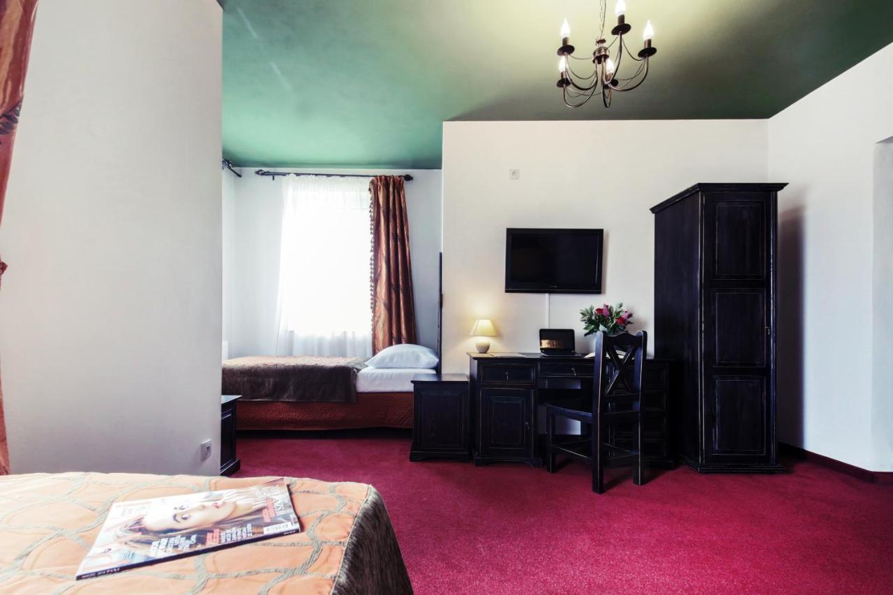 Hotel Kasztel Rzezawa Kültér fotó