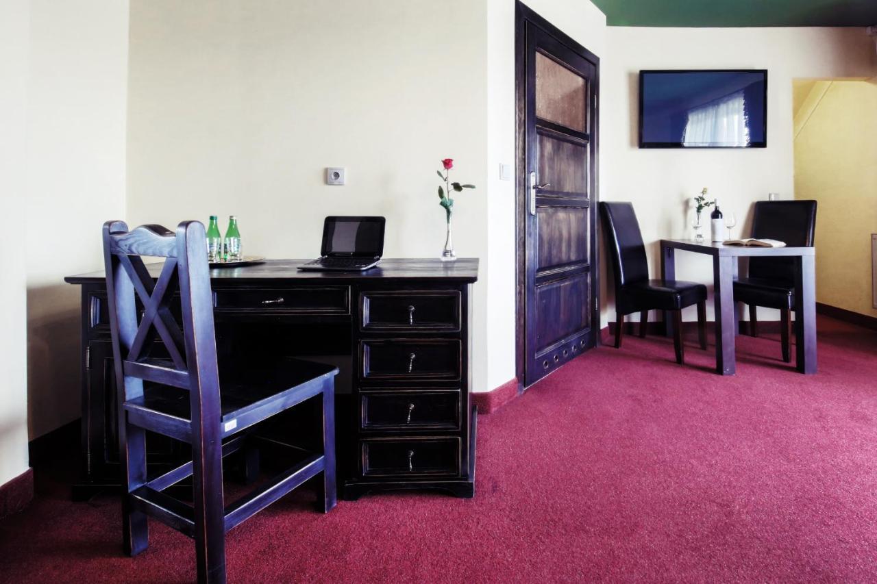 Hotel Kasztel Rzezawa Kültér fotó