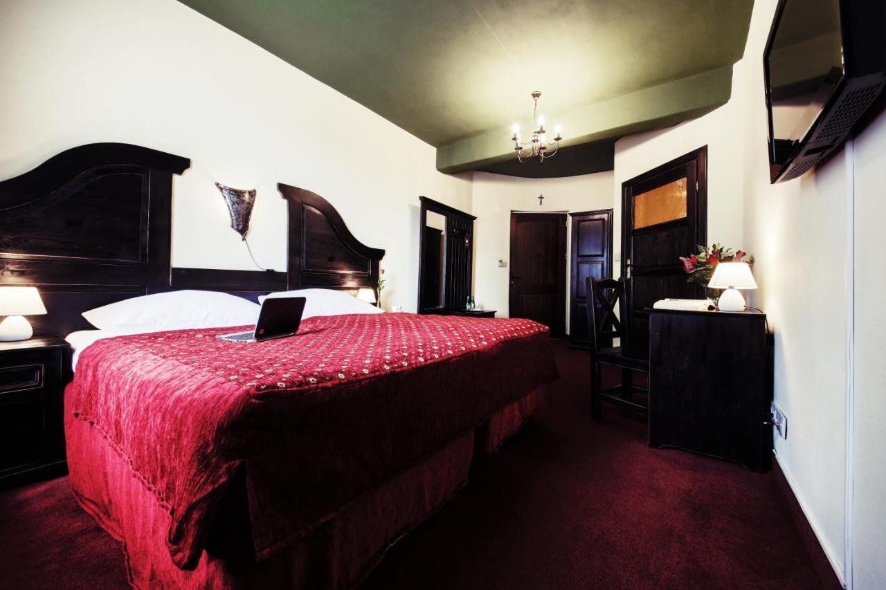 Hotel Kasztel Rzezawa Kültér fotó