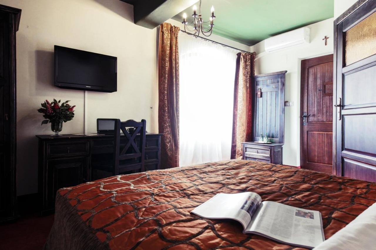 Hotel Kasztel Rzezawa Kültér fotó