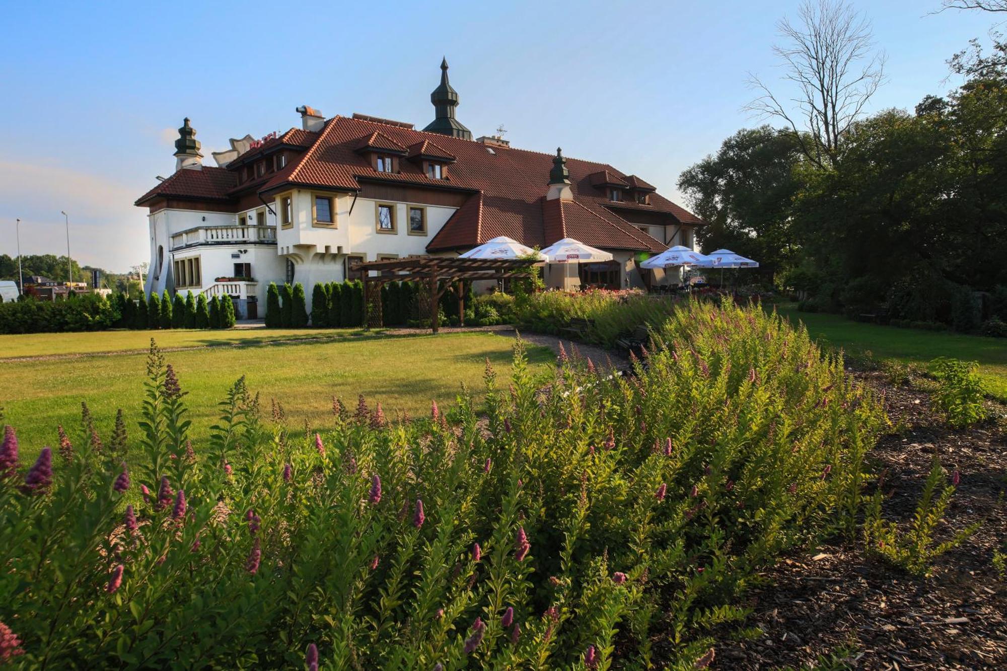 Hotel Kasztel Rzezawa Kültér fotó