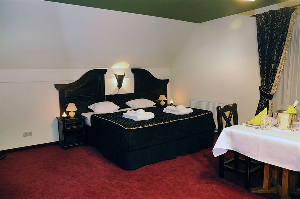 Hotel Kasztel Rzezawa Kültér fotó