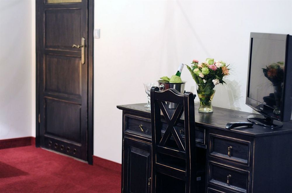 Hotel Kasztel Rzezawa Kültér fotó