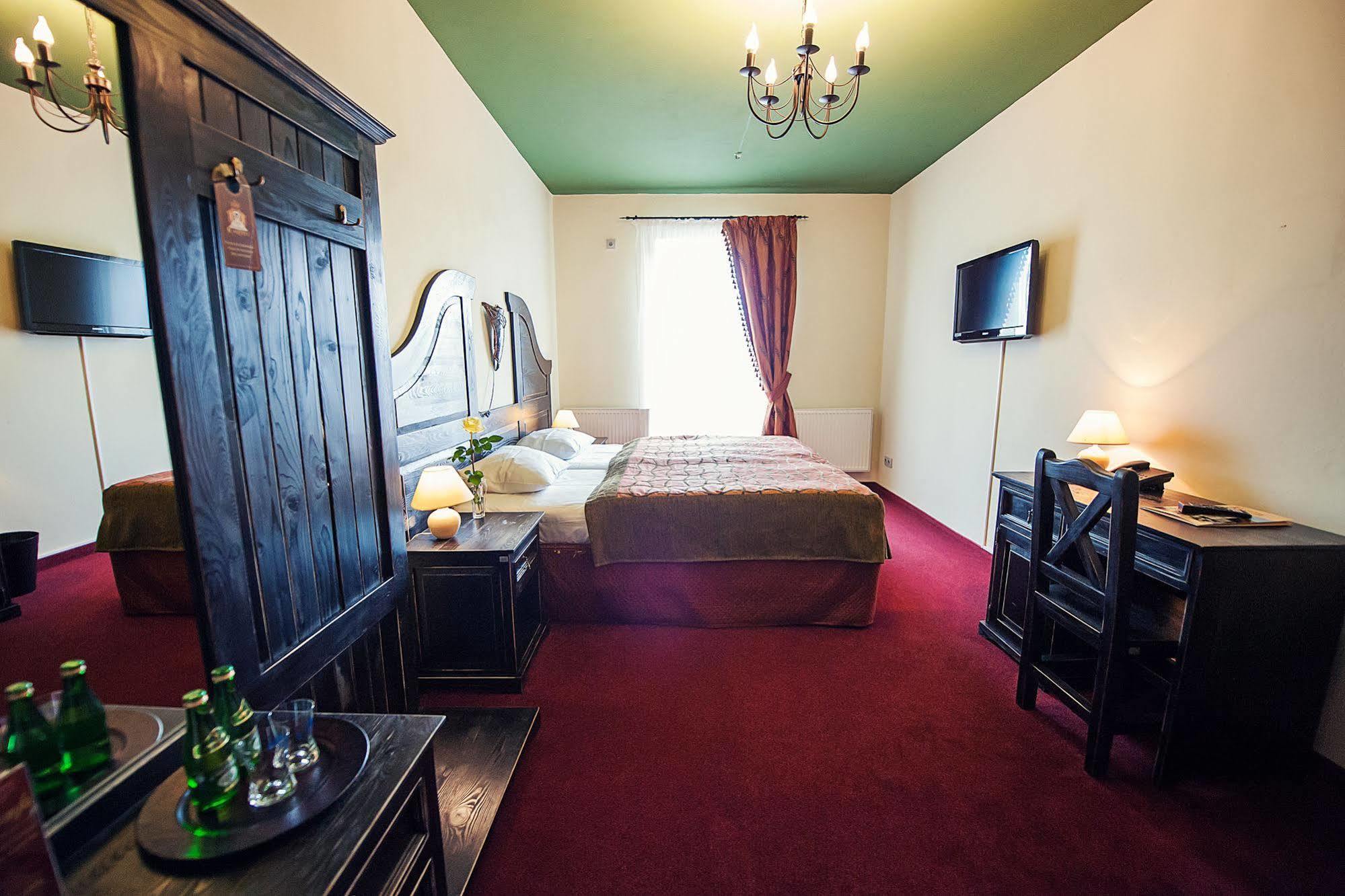 Hotel Kasztel Rzezawa Kültér fotó