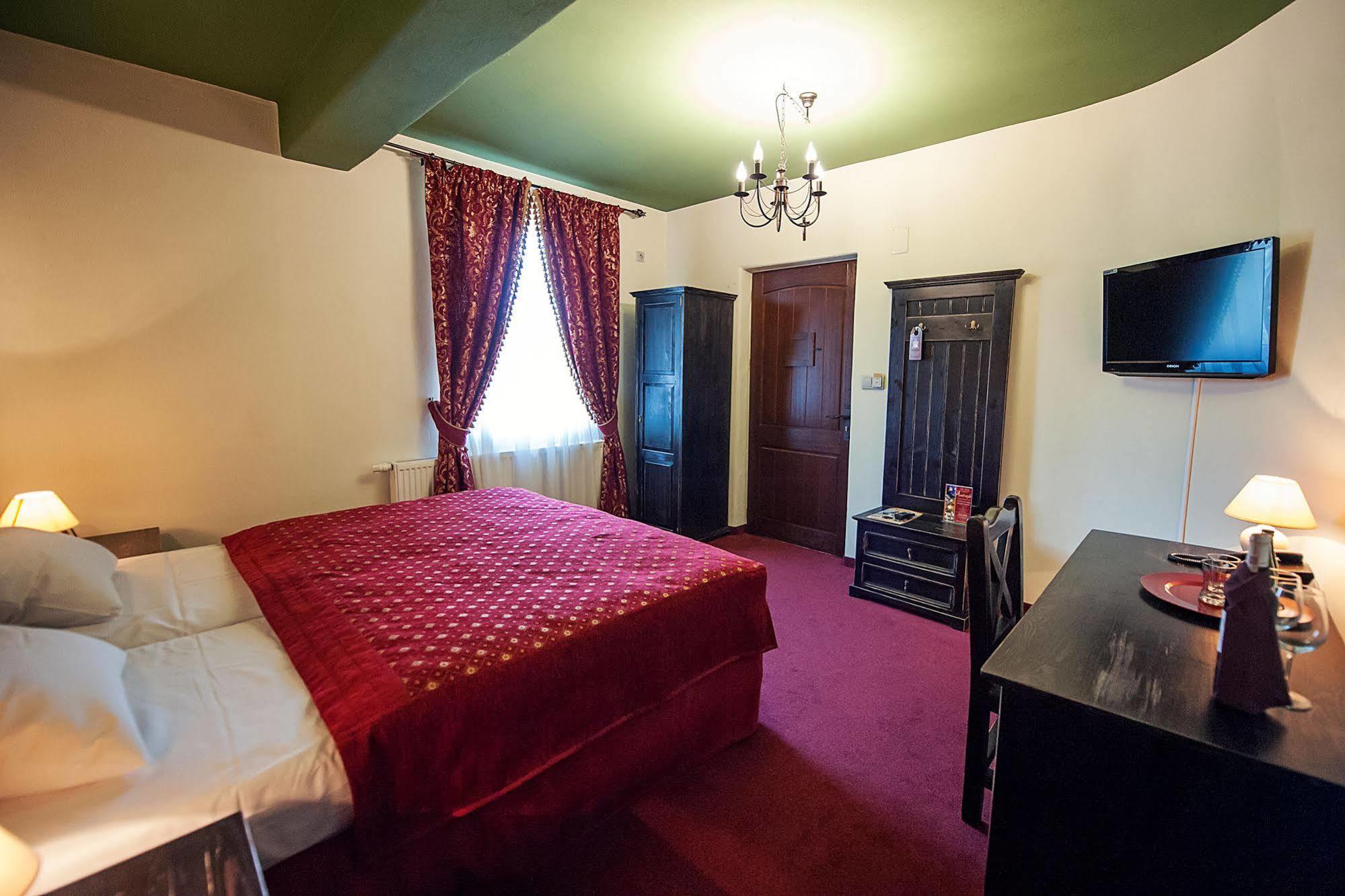 Hotel Kasztel Rzezawa Kültér fotó